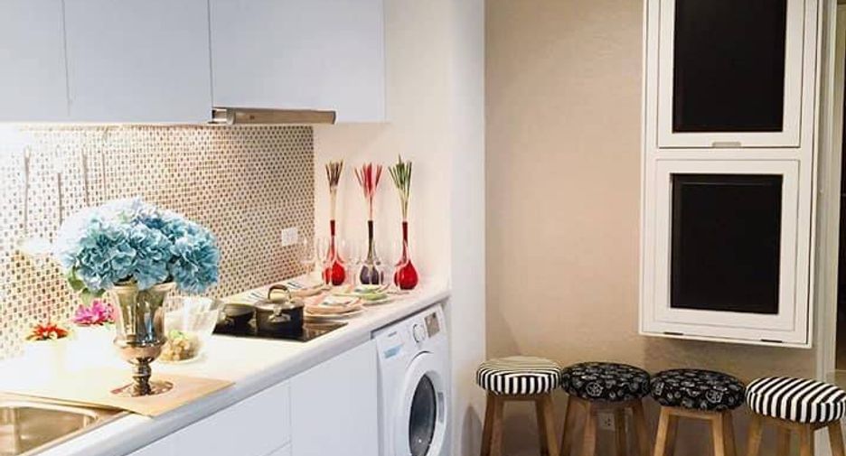 For rent 2 bedrooms condo in Yan Nawa, Bangkok
