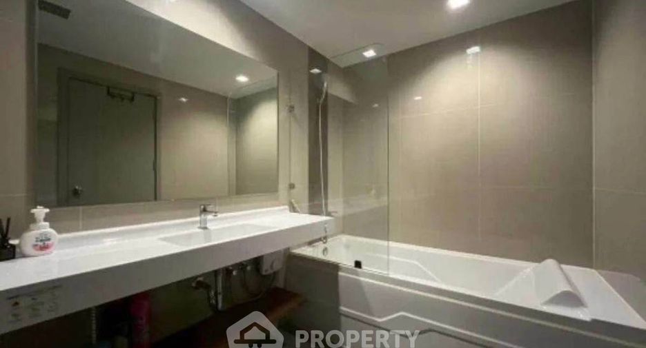 For rent 2 bedrooms condo in Phra Khanong, Bangkok