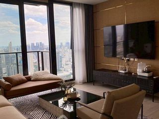 For rent 3 bedrooms condo in Huai Khwang, Bangkok
