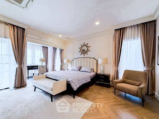 For rent 5 bedrooms house in Saphan Sung, Bangkok