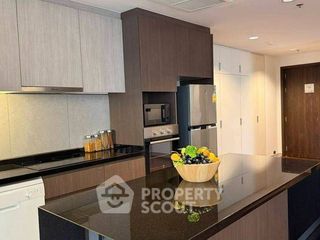 For rent 3 bedrooms apartment in Khlong Toei, Bangkok