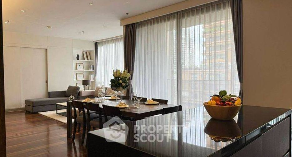 For rent 3 bedrooms apartment in Khlong Toei, Bangkok