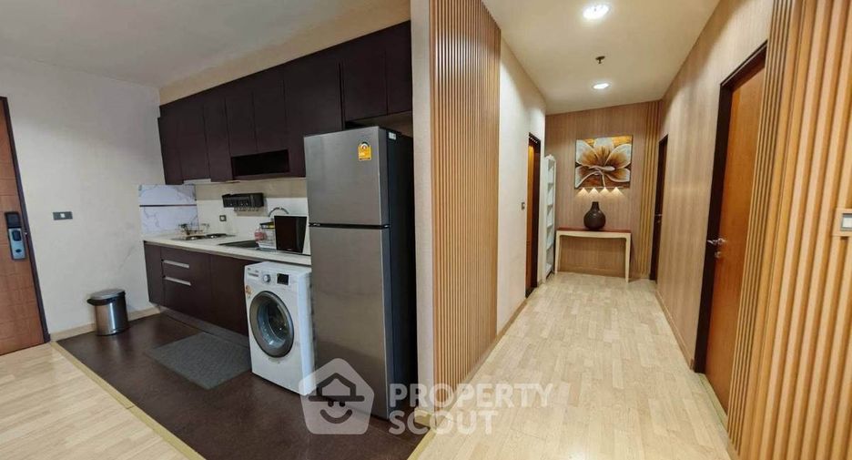 For rent 2 bedrooms condo in Khlong Toei, Bangkok