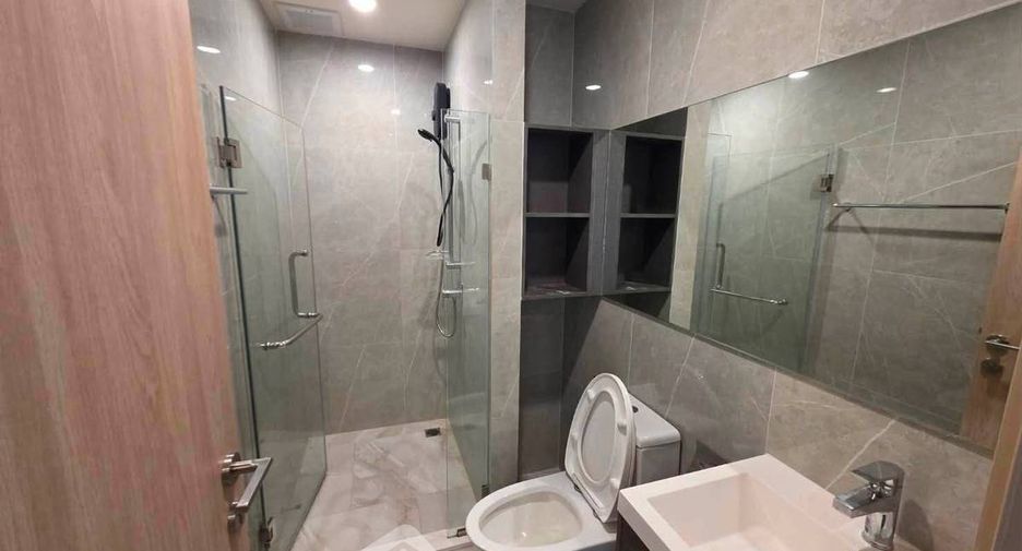 Condo en alquiler de 2 habitaciones en Huai Khwang, Bangkok