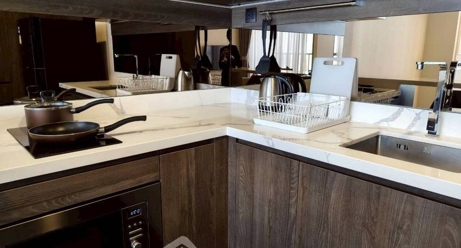 For rent 2 bedrooms condo in Watthana, Bangkok