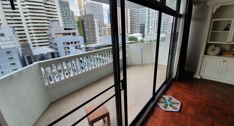 Condo en alquiler de 3 habitaciones en Khlong Toei, Bangkok