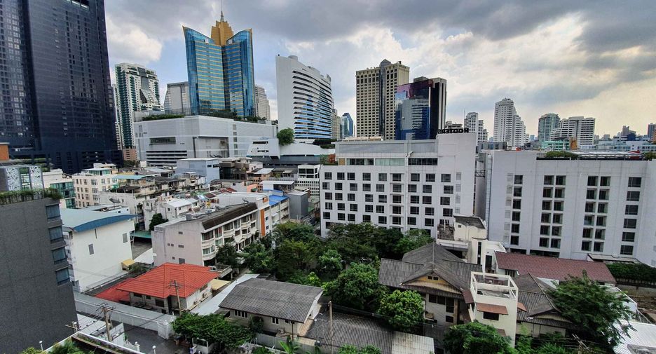 Condo en alquiler de 3 habitaciones en Khlong Toei, Bangkok