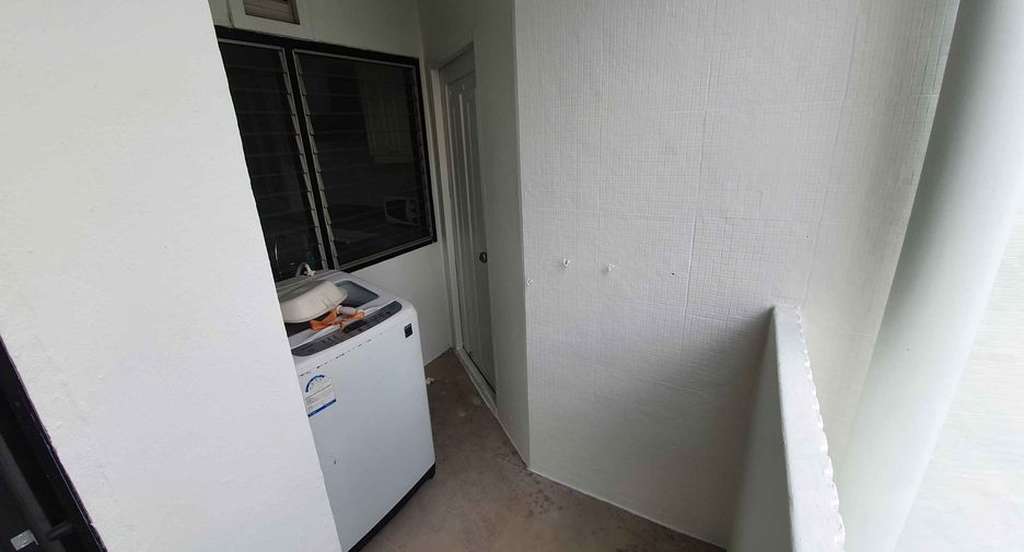 Condo en alquiler de 3 habitaciones en Khlong Toei, Bangkok