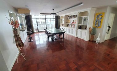 Condo en alquiler de 3 habitaciones en Khlong Toei, Bangkok