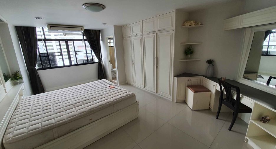 Condo en alquiler de 3 habitaciones en Khlong Toei, Bangkok