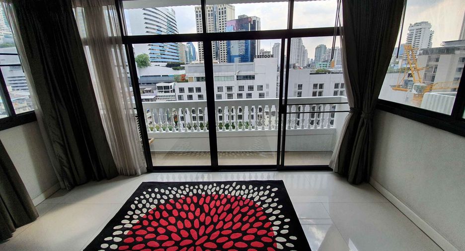 Condo en alquiler de 3 habitaciones en Khlong Toei, Bangkok