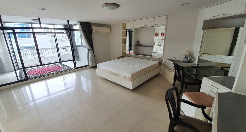 Condo en alquiler de 3 habitaciones en Khlong Toei, Bangkok