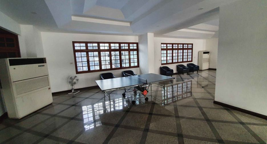 Condo en alquiler de 3 habitaciones en Khlong Toei, Bangkok