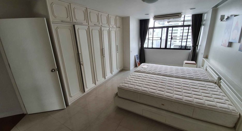 Condo en alquiler de 3 habitaciones en Khlong Toei, Bangkok