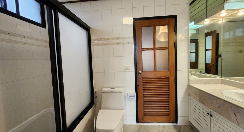 Wohnung zur Miete mit 3 Zimmer in Watthana, Bangkok