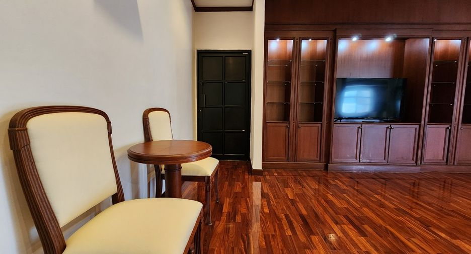 Wohnung zur Miete mit 3 Zimmer in Watthana, Bangkok
