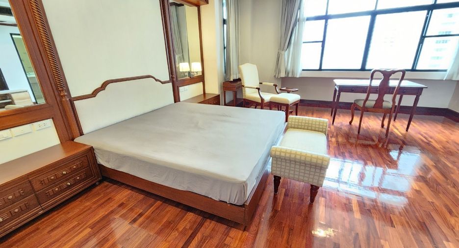 Wohnung zur Miete mit 3 Zimmer in Watthana, Bangkok