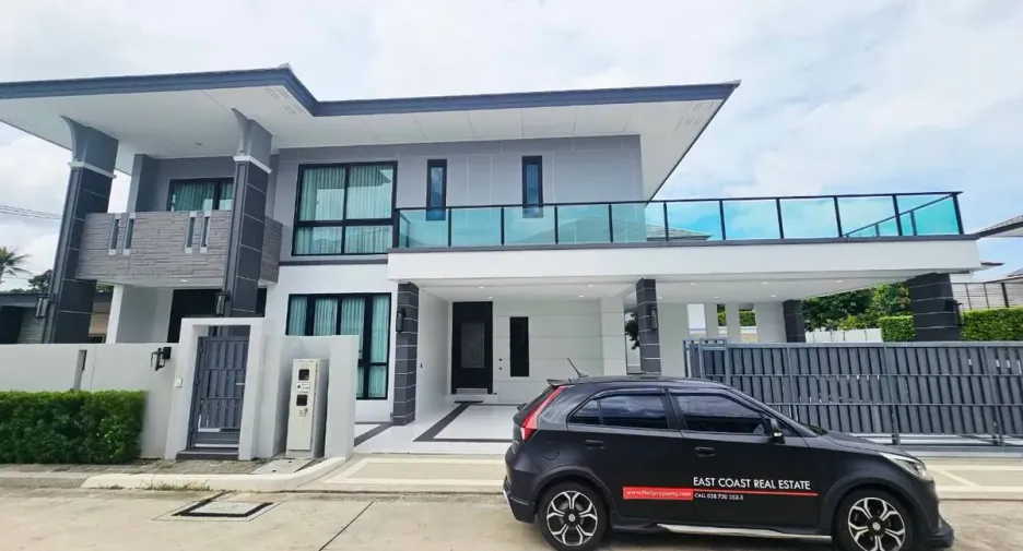Casa en alquiler de 4 habitaciones en Bang Lamung, Chonburi
