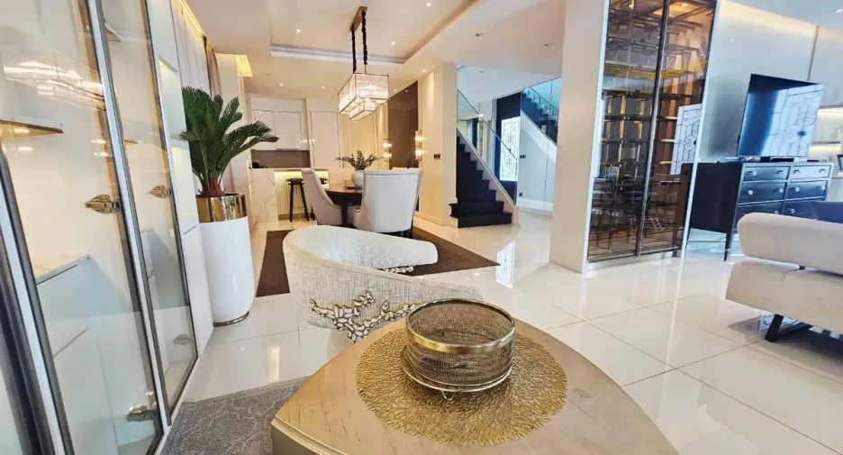 Casa en alquiler de 4 habitaciones en Bang Lamung, Chonburi
