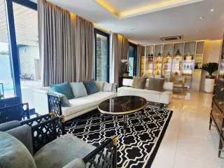 Casa en alquiler de 4 habitaciones en Bang Lamung, Chonburi