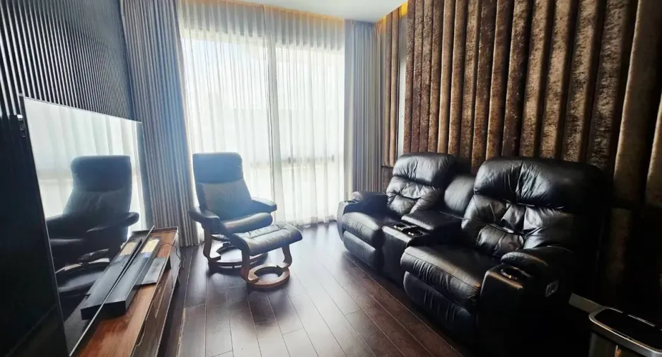 Casa en alquiler de 4 habitaciones en Bang Lamung, Chonburi