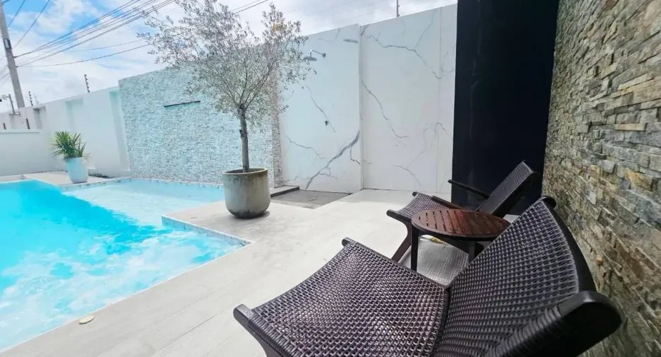 Casa en alquiler de 4 habitaciones en Bang Lamung, Chonburi