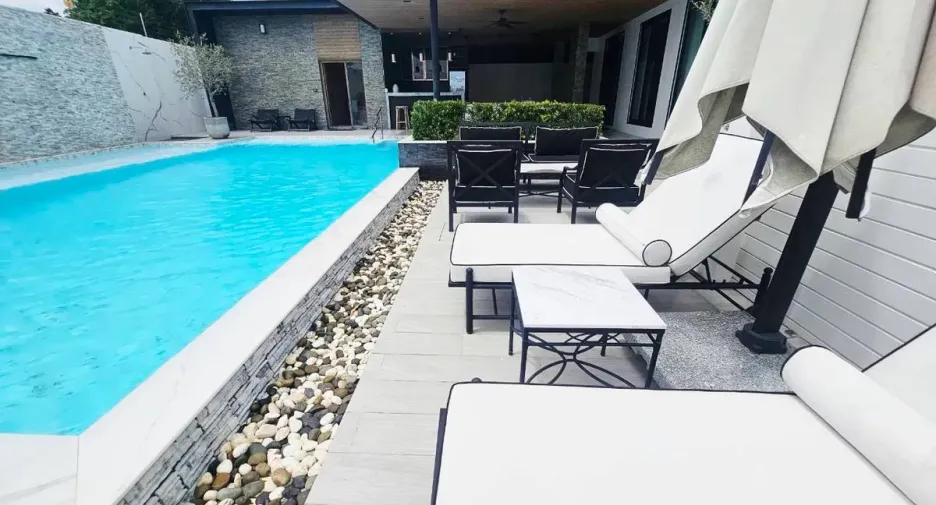 Casa en alquiler de 4 habitaciones en Bang Lamung, Chonburi