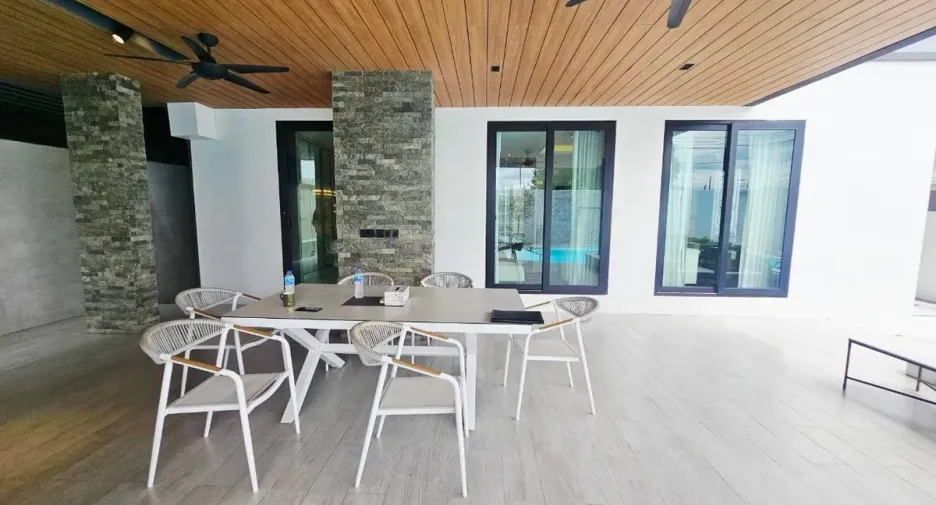 Casa en alquiler de 4 habitaciones en Bang Lamung, Chonburi