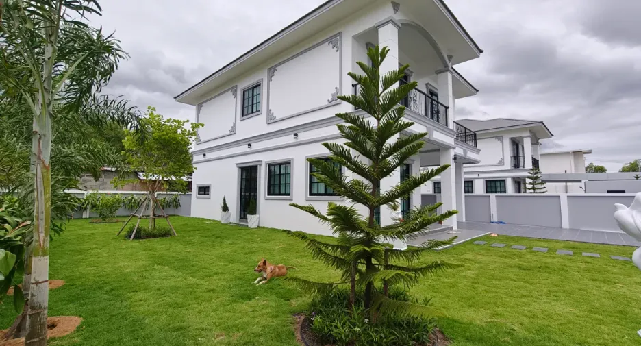 Casa en venta de 4 habitaciones en Bang Lamung, Chonburi