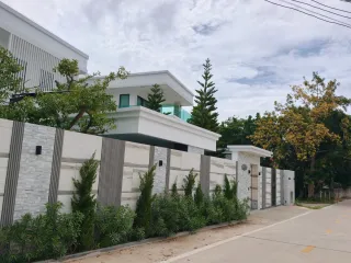 Casa en venta de 4 habitaciones en Bang Lamung, Chonburi