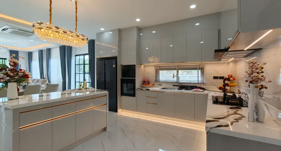Casa en venta de 4 habitaciones en Bang Lamung, Chonburi