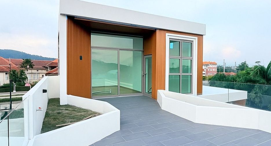 For sale 5 ベッドルーム villa in Mueang Phuket, Phuket
