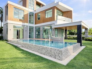 For sale 5 ベッドルーム villa in Mueang Phuket, Phuket