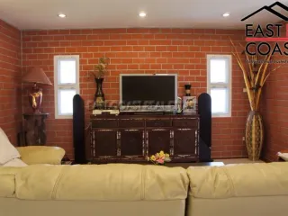 For rent and for sale 3 bedrooms house in Bang Lamung, Chonburi