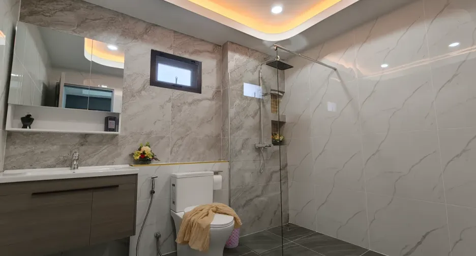 Casa en venta de 4 habitaciones en Bang Lamung, Chonburi