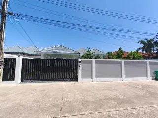 Casa en venta de 4 habitaciones en Bang Lamung, Chonburi