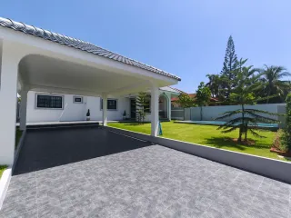 Casa en venta de 4 habitaciones en Bang Lamung, Chonburi