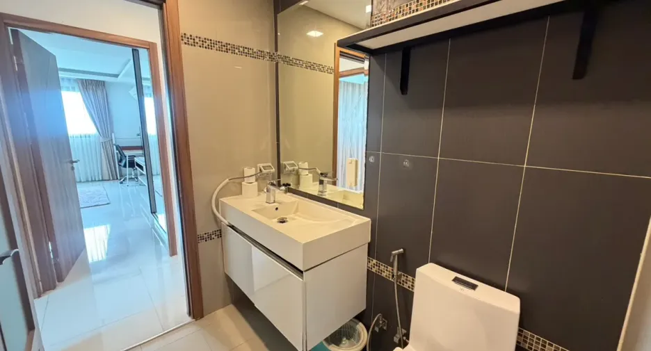 For rent and for sale 3 bedrooms condo in Bang Lamung, Chonburi
