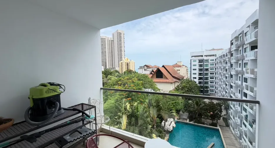 For rent and for sale 3 bedrooms condo in Bang Lamung, Chonburi