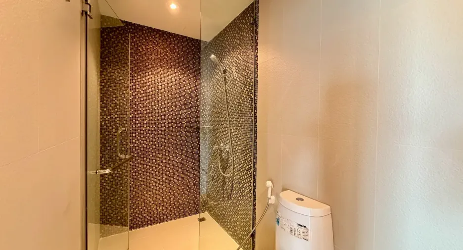 For rent 2 bedrooms condo in Bang Lamung, Chonburi