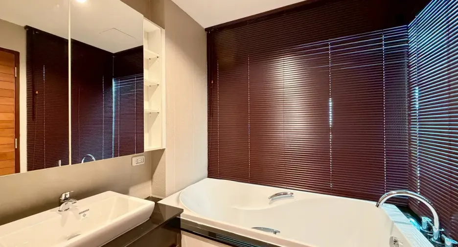 For rent 2 bedrooms condo in Bang Lamung, Chonburi