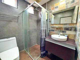 Casa en alquiler de 3 habitaciones en Bang Lamung, Chonburi