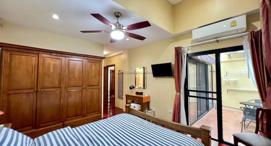 For rent 2 bedrooms condo in Bang Lamung, Chonburi