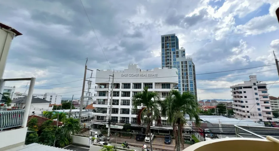 For rent 2 bedrooms condo in Bang Lamung, Chonburi
