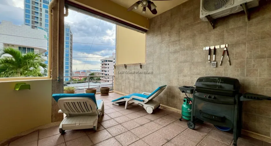 For rent 2 bedrooms condo in Bang Lamung, Chonburi