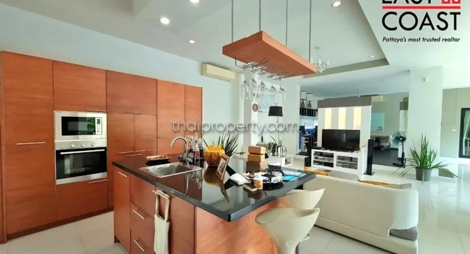 For rent and for sale 3 bedrooms house in Bang Lamung, Chonburi