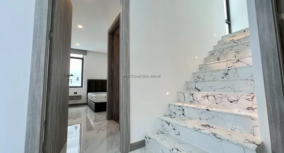 出租 和 出售 3 卧室 独立屋 在 Bang Lamung, Chon Buri