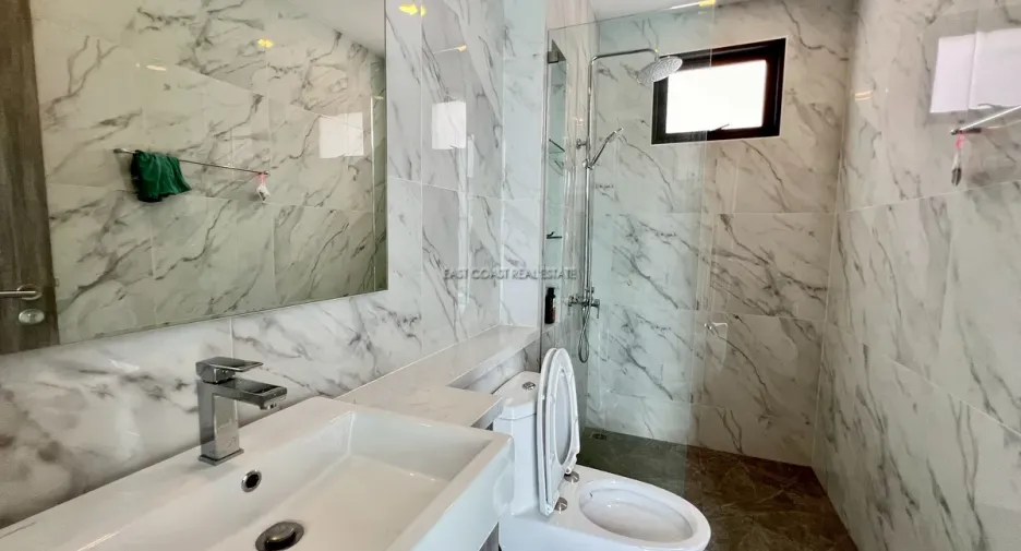 出租 和 出售 3 卧室 独立屋 在 Bang Lamung, Chon Buri