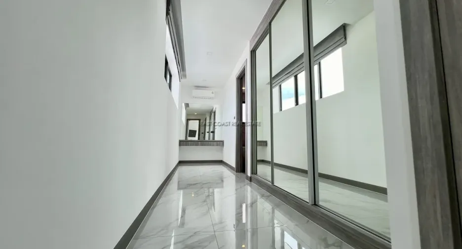 出租 和 出售 3 卧室 独立屋 在 Bang Lamung, Chon Buri