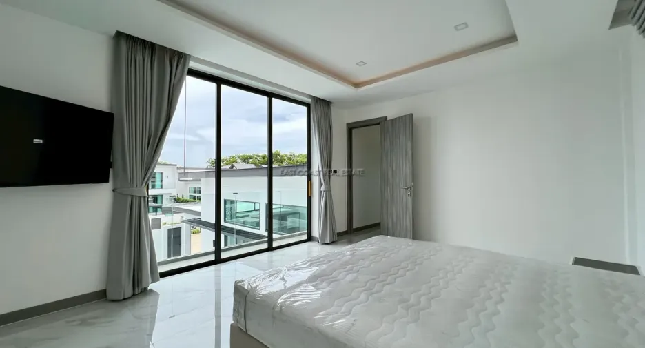出租 和 出售 3 卧室 独立屋 在 Bang Lamung, Chon Buri